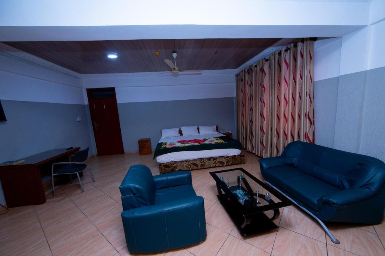Pemicsa Hotel Accra Spintex エクステリア 写真
