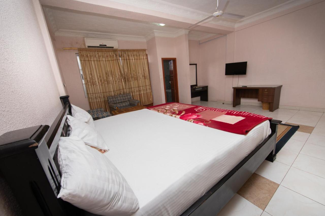 Pemicsa Hotel Accra Spintex エクステリア 写真