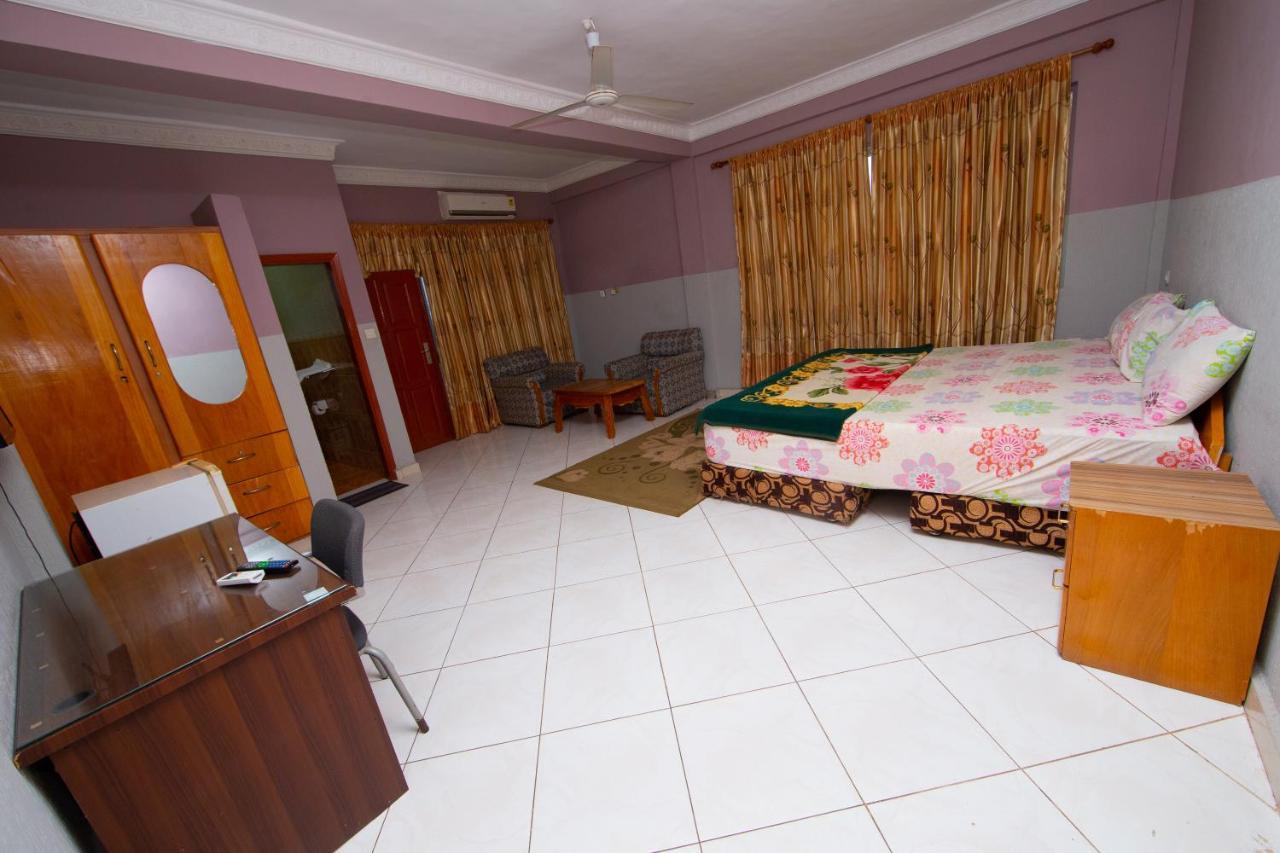 Pemicsa Hotel Accra Spintex エクステリア 写真