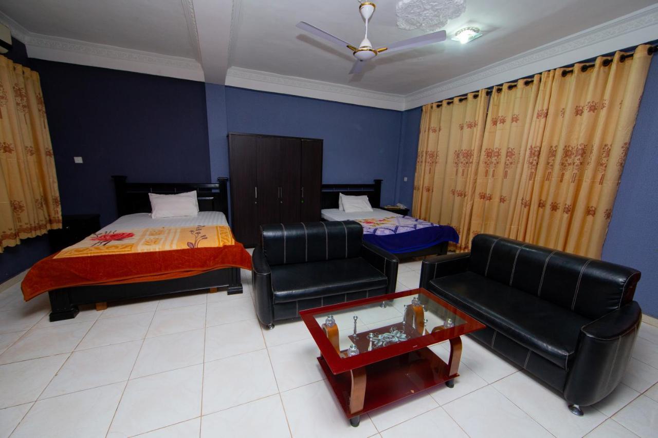 Pemicsa Hotel Accra Spintex エクステリア 写真