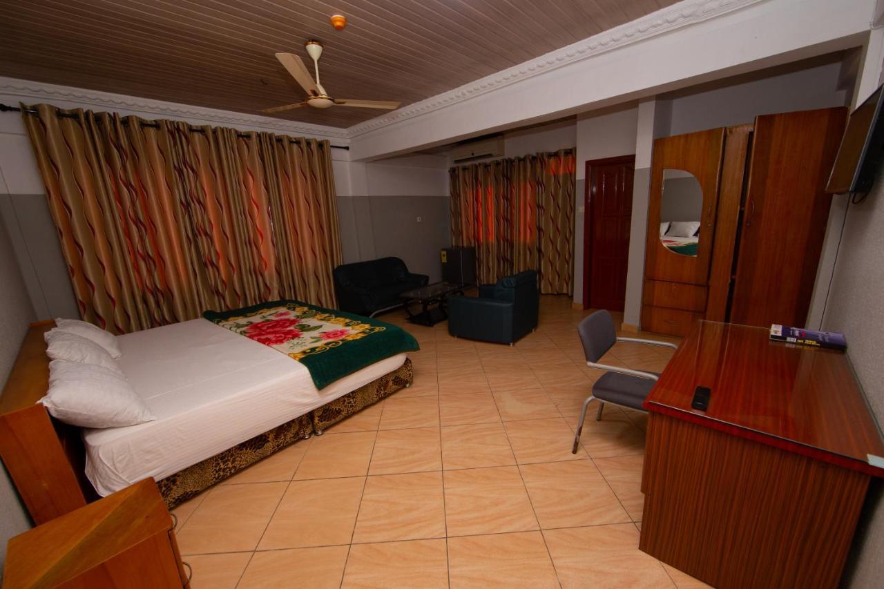 Pemicsa Hotel Accra Spintex エクステリア 写真