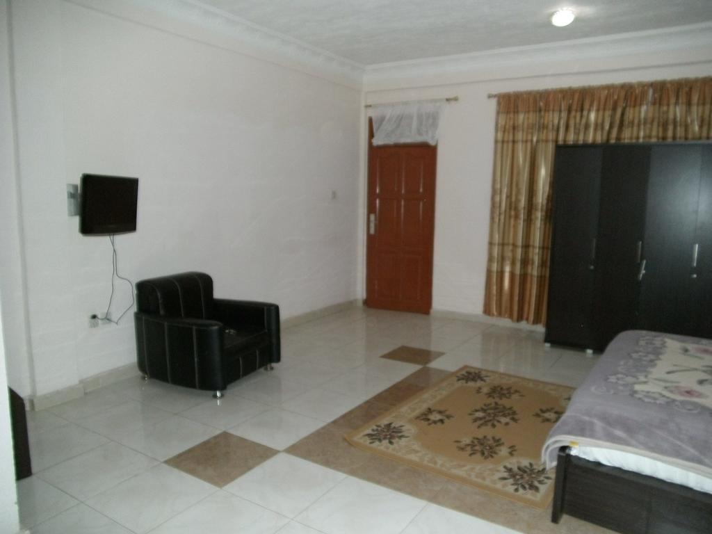 Pemicsa Hotel Accra Spintex エクステリア 写真