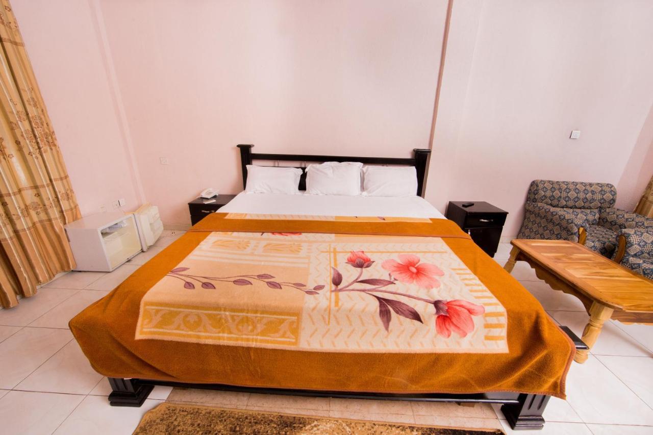Pemicsa Hotel Accra Spintex エクステリア 写真