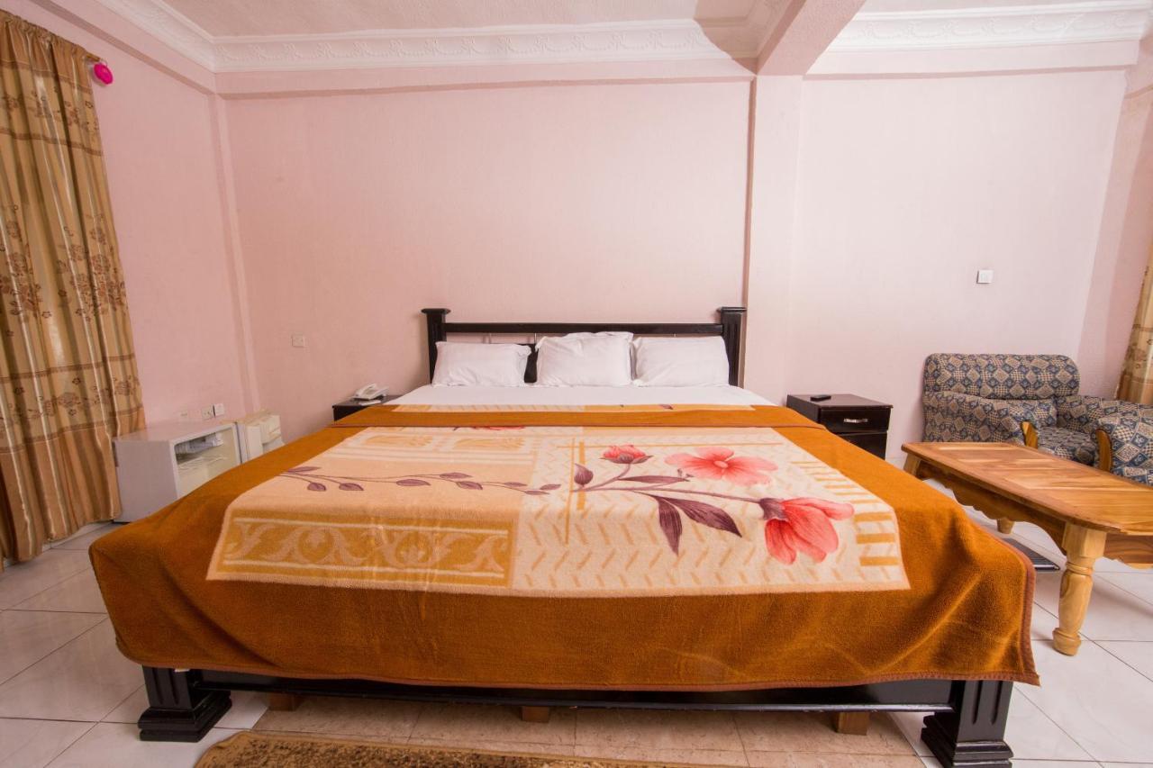 Pemicsa Hotel Accra Spintex エクステリア 写真