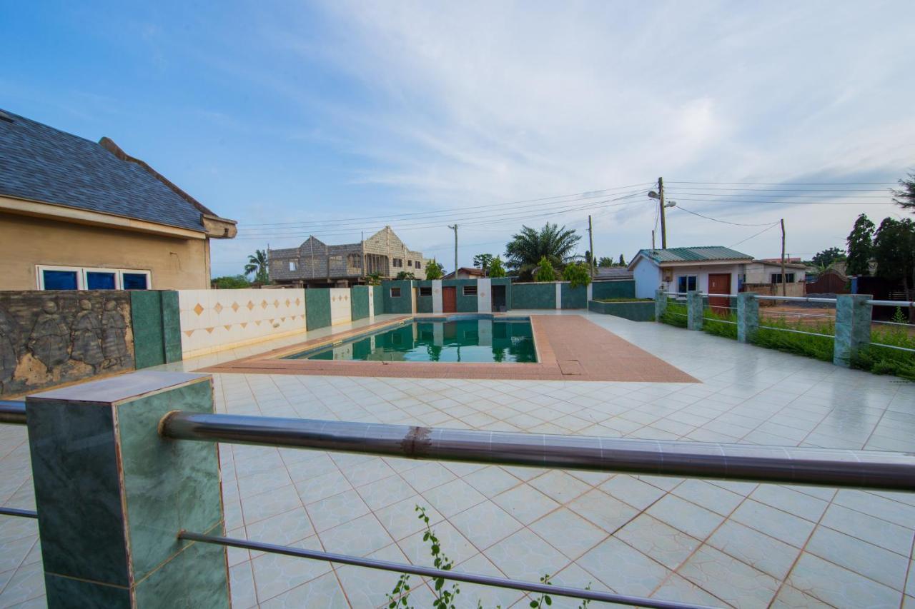 Pemicsa Hotel Accra Spintex エクステリア 写真